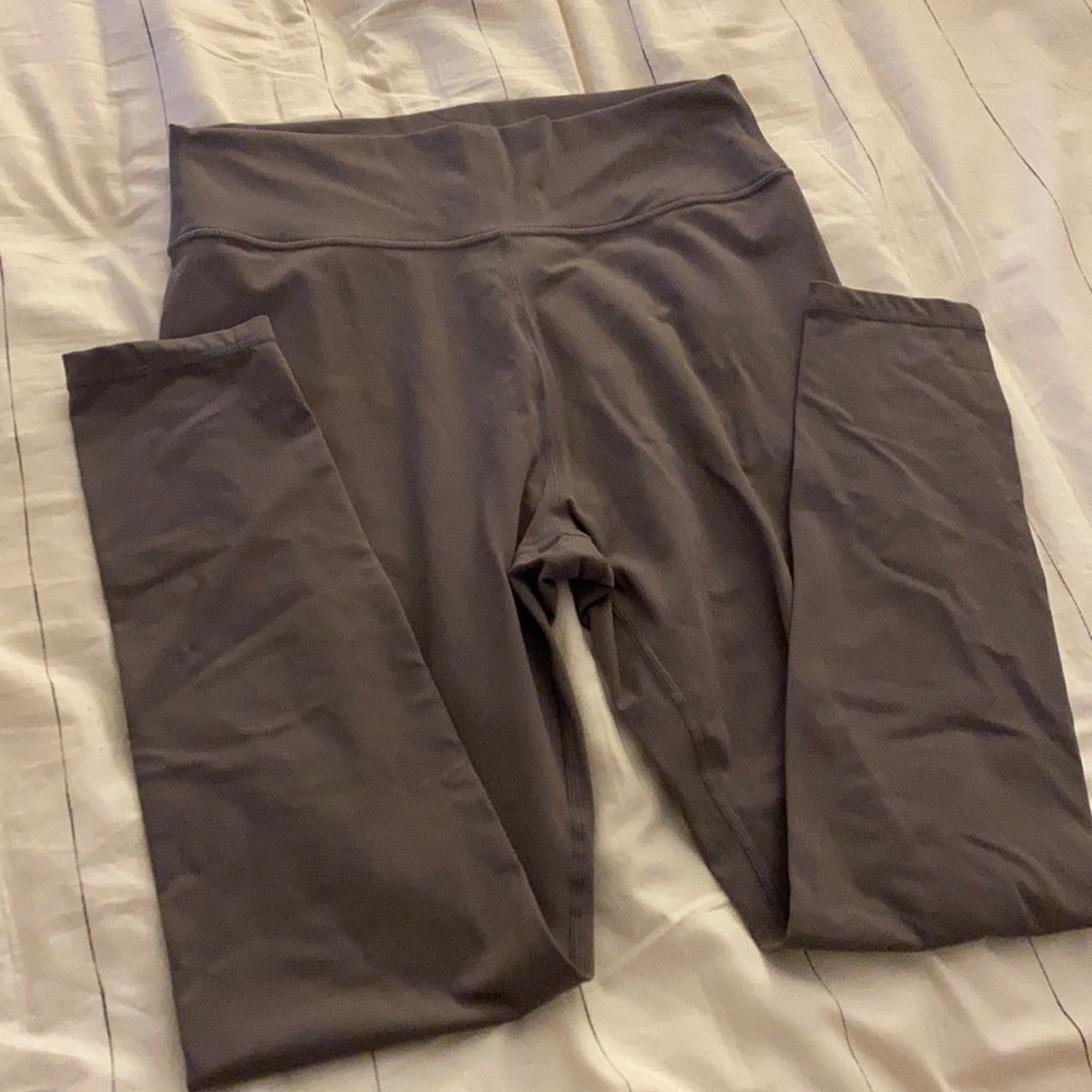 Gray/purple Muave Meshki v-back leggings